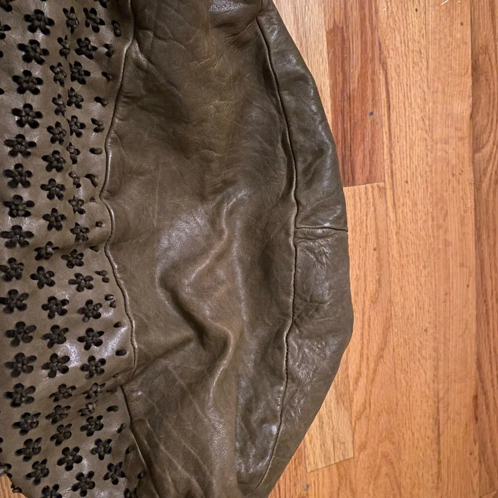 ERRELLEVENTIDUE Green LEATHER PERFORATED Shoulder Bag MADE IN ITALY - Picture 4 of 8